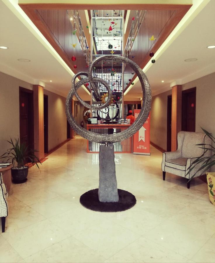 The Nyaman Motel Jakarta Exterior photo